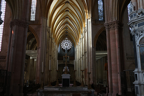 Nef de la cath�drale avant. 