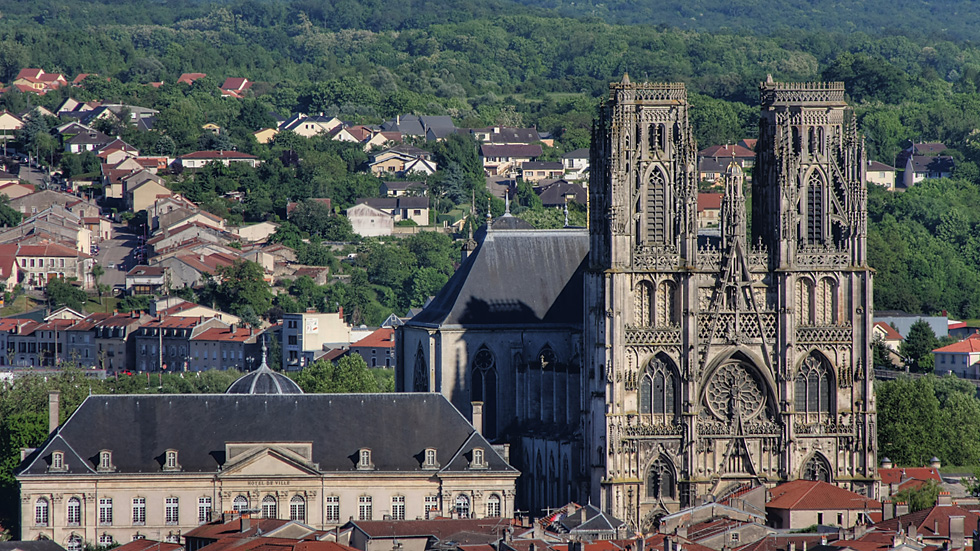 Toul : cath�drale et palais �piscopal (h�tel de ville) . 